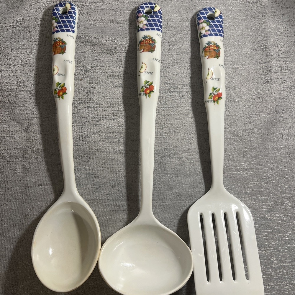 Vintage "Apple" Print Melamine Ware Plastic Ladle Kitchen Utensil 9183 lot of 3
